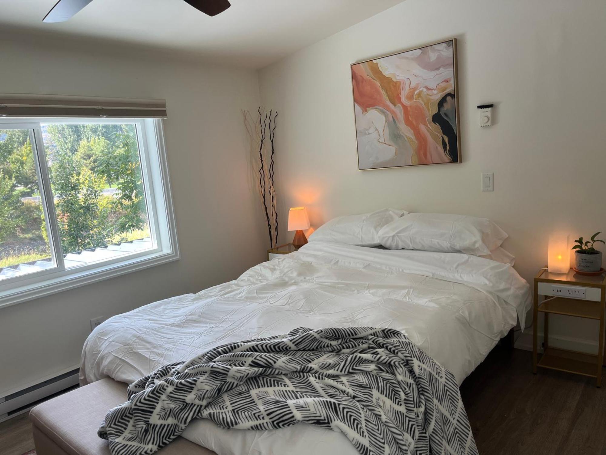 Hikari-Okanagan Sunshine B&B Kelowna Bagian luar foto
