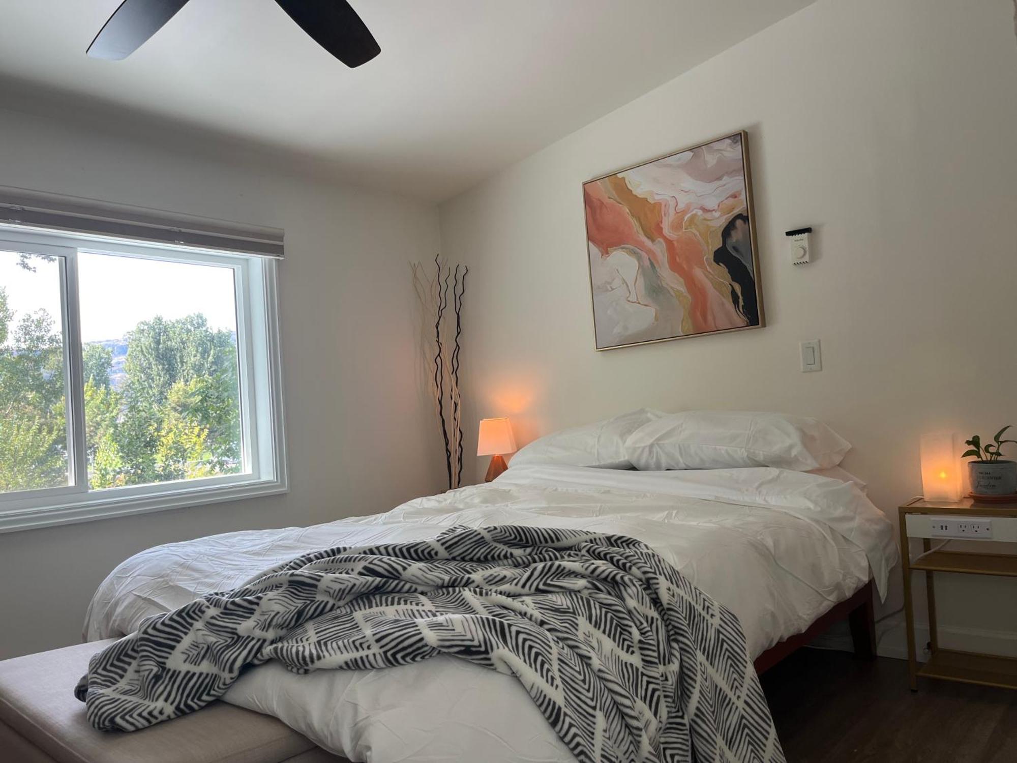 Hikari-Okanagan Sunshine B&B Kelowna Bagian luar foto